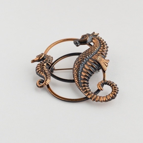 Modern Vintage Large Copper Seahorse Brooch Pin Lapel Mother and Baby Seahorses - Picture 2 of 9